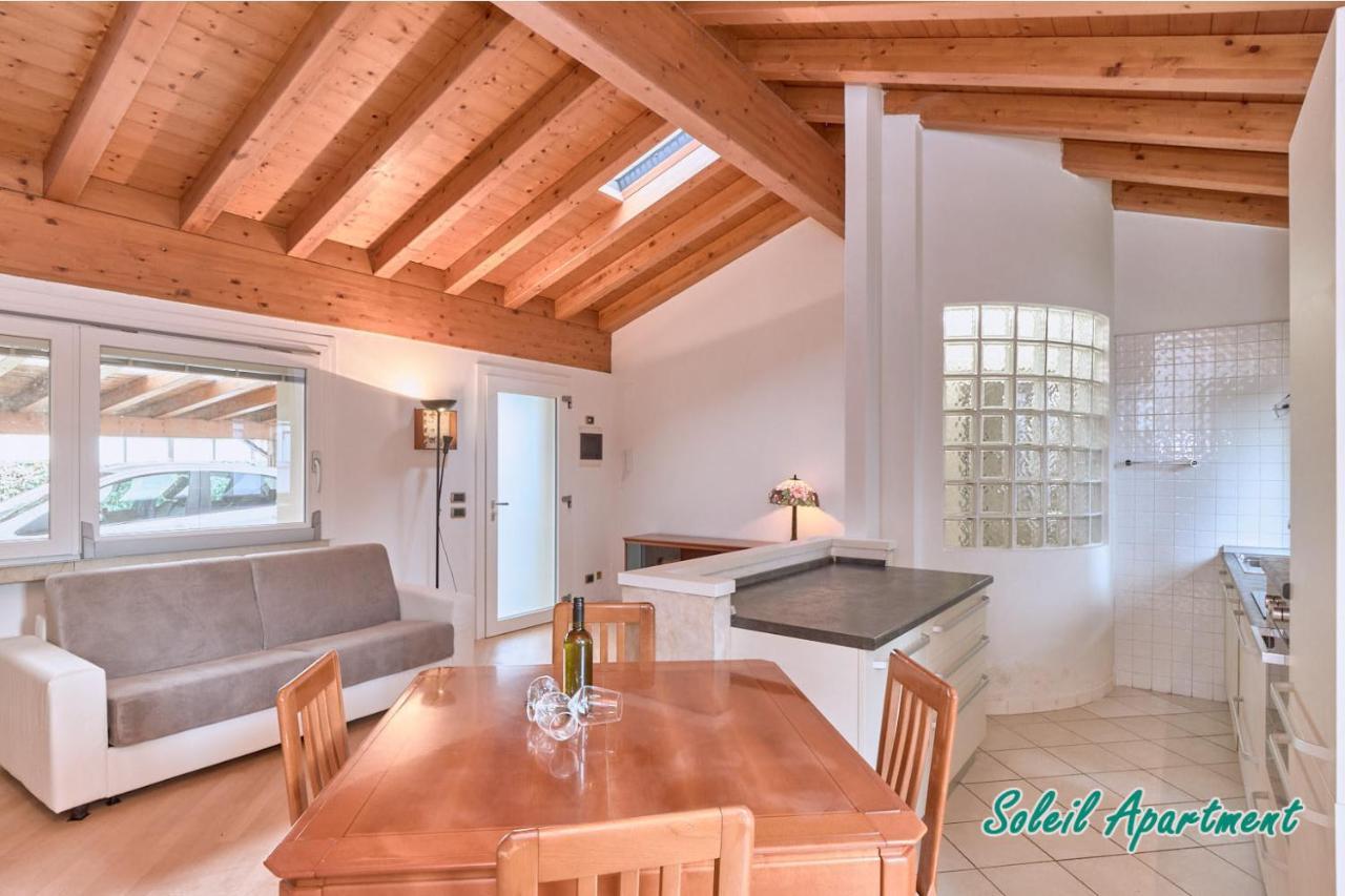 Casa Monique Apartments Ντεζεντσάνο ντελ Γκάρντα Εξωτερικό φωτογραφία