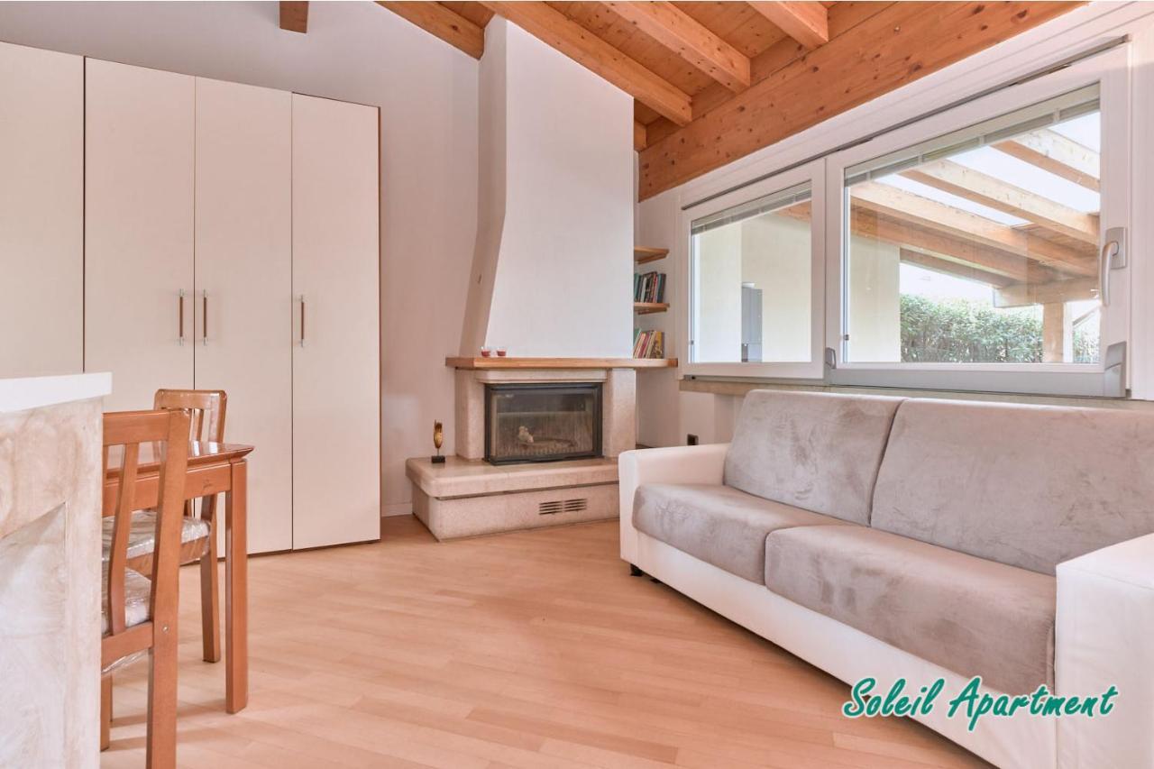 Casa Monique Apartments Ντεζεντσάνο ντελ Γκάρντα Εξωτερικό φωτογραφία
