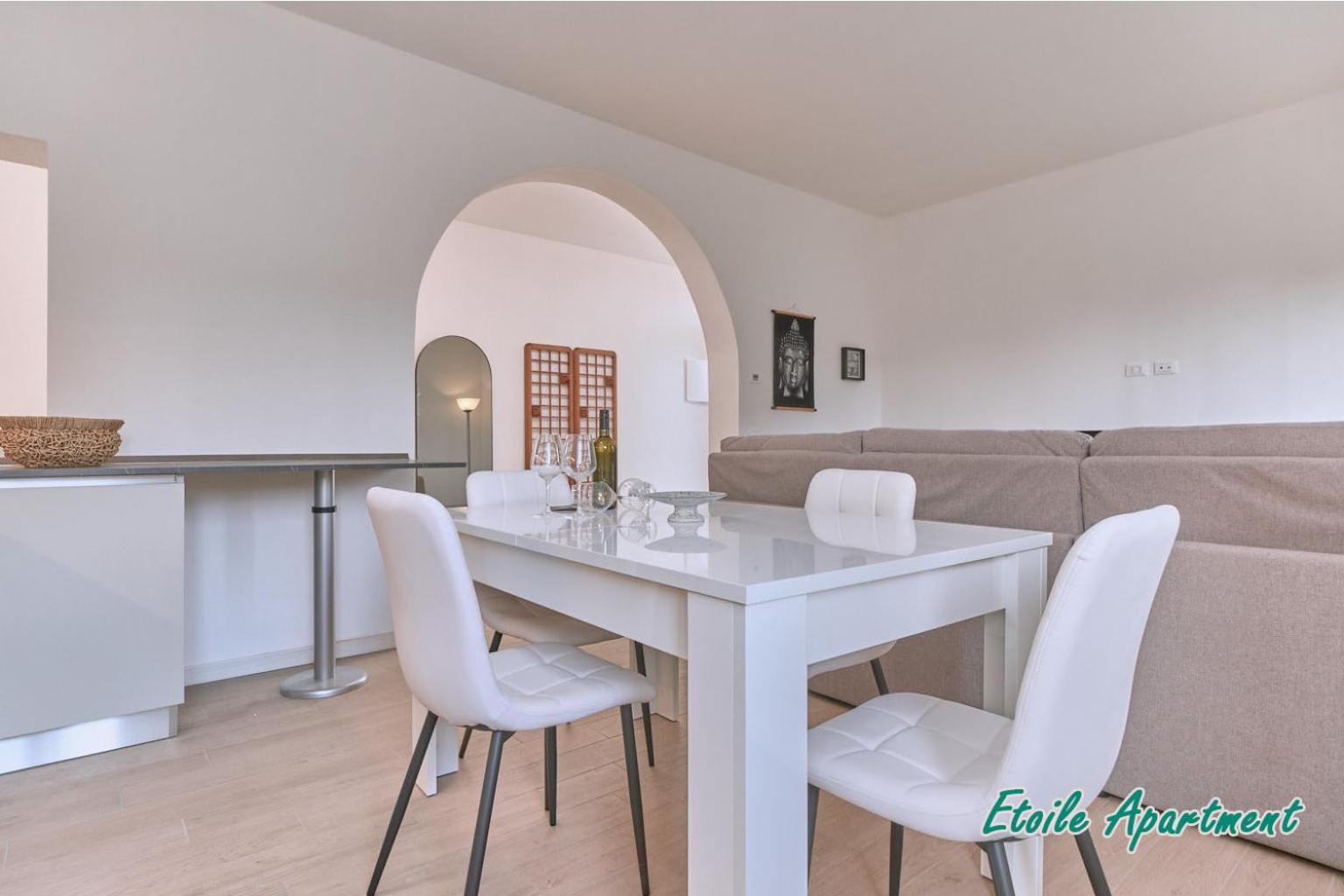 Casa Monique Apartments Ντεζεντσάνο ντελ Γκάρντα Εξωτερικό φωτογραφία