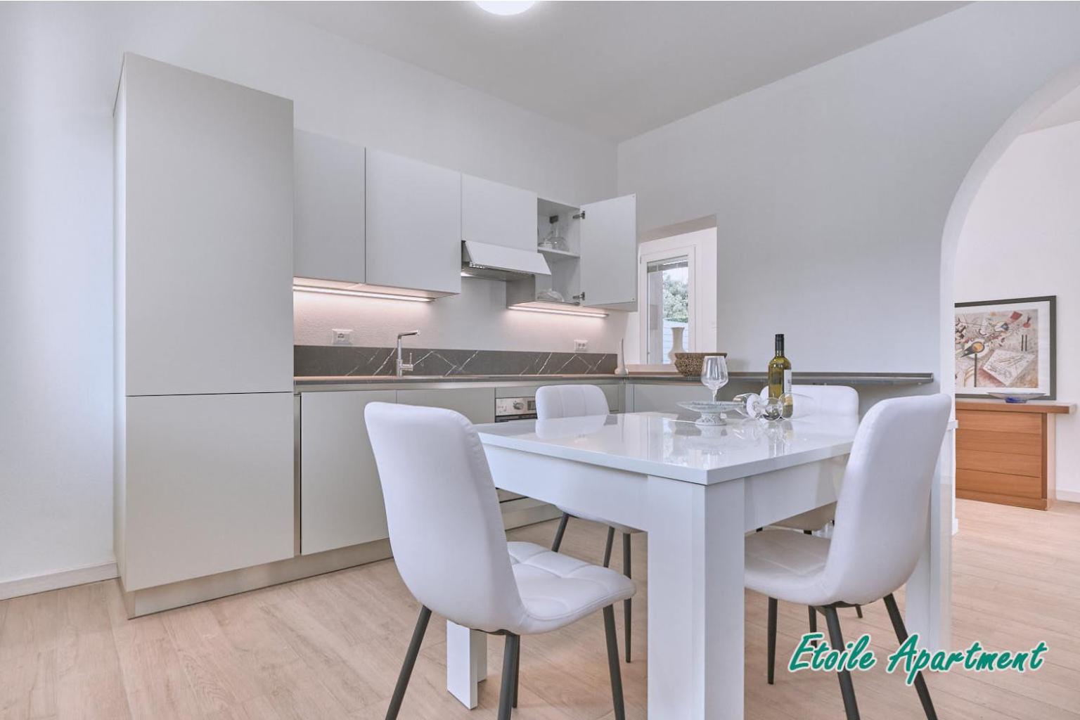Casa Monique Apartments Ντεζεντσάνο ντελ Γκάρντα Εξωτερικό φωτογραφία