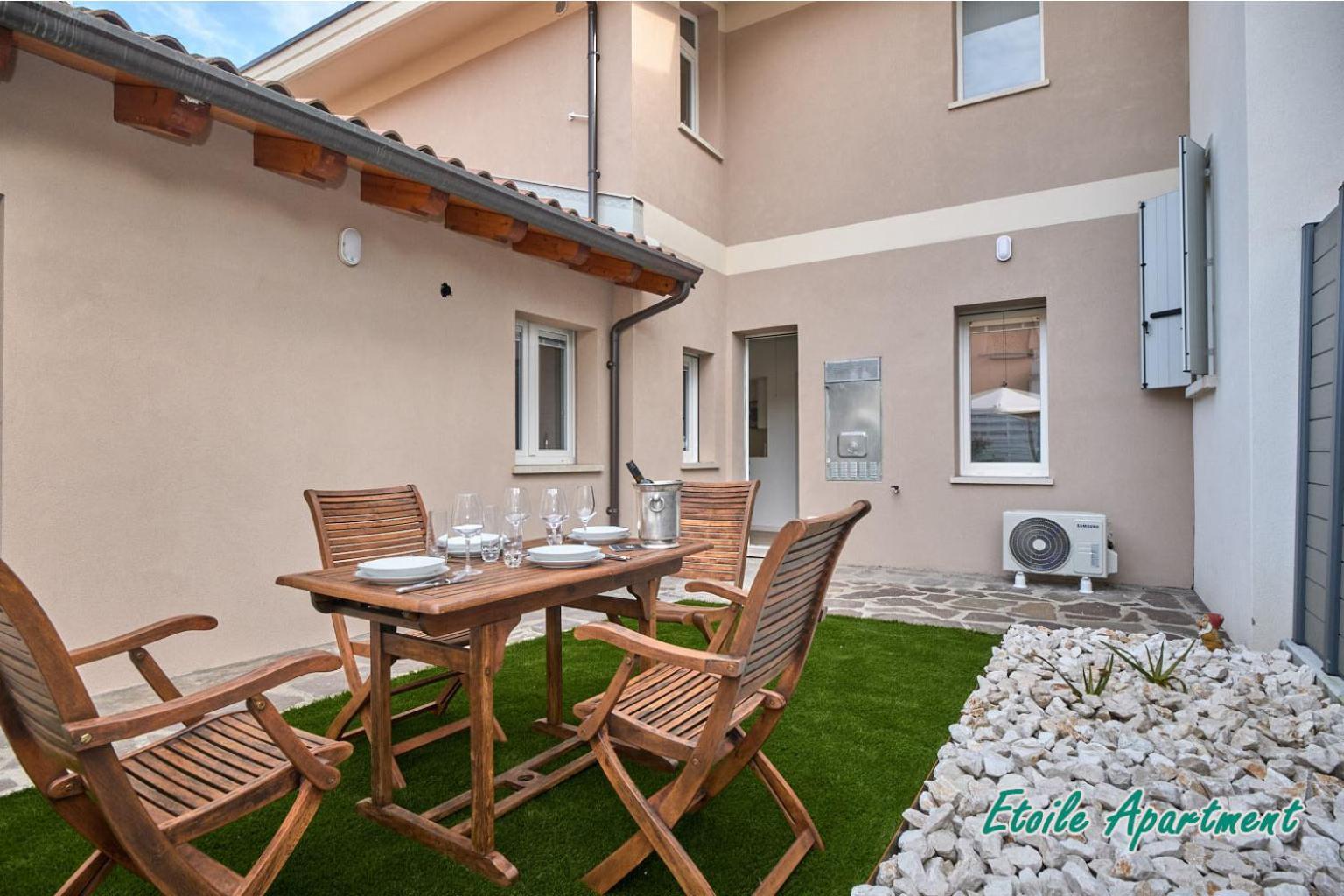 Casa Monique Apartments Ντεζεντσάνο ντελ Γκάρντα Εξωτερικό φωτογραφία